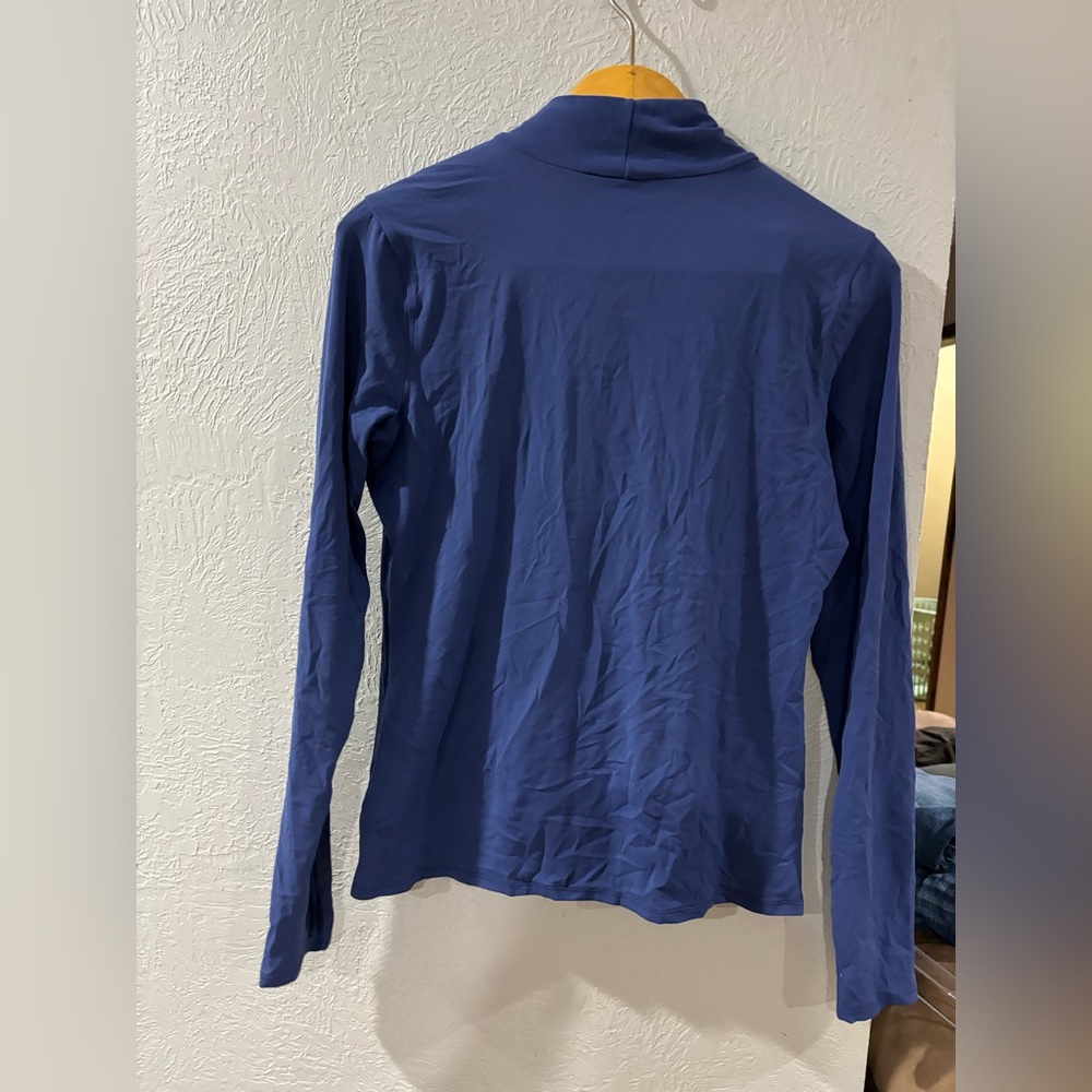 Lululemon Ethereal Nulu Long Sleeve in Gatsby Blue with thumb holes size Med - Picture 6 of 7